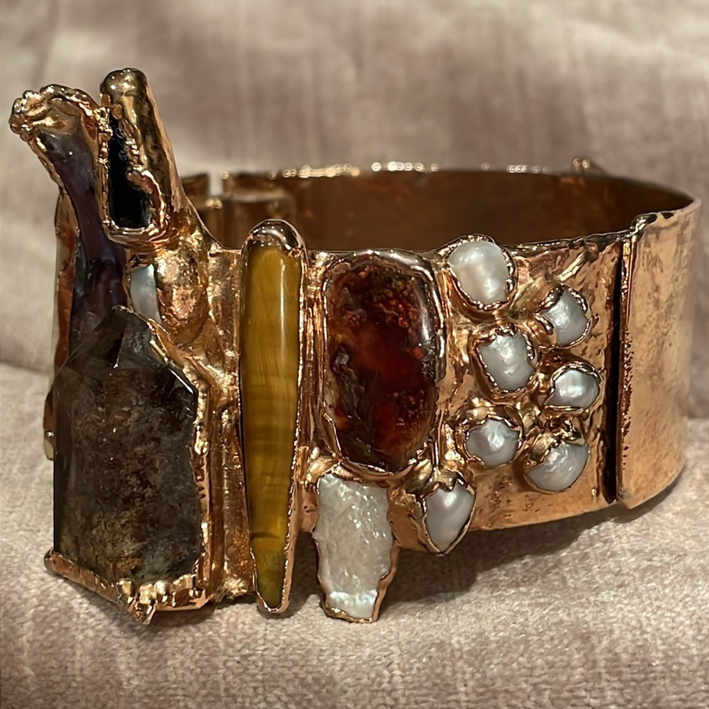 Chunky Biwa Pearl, Quartz & Tigers Eye Cuff Bracelet - Picture 6 of 12